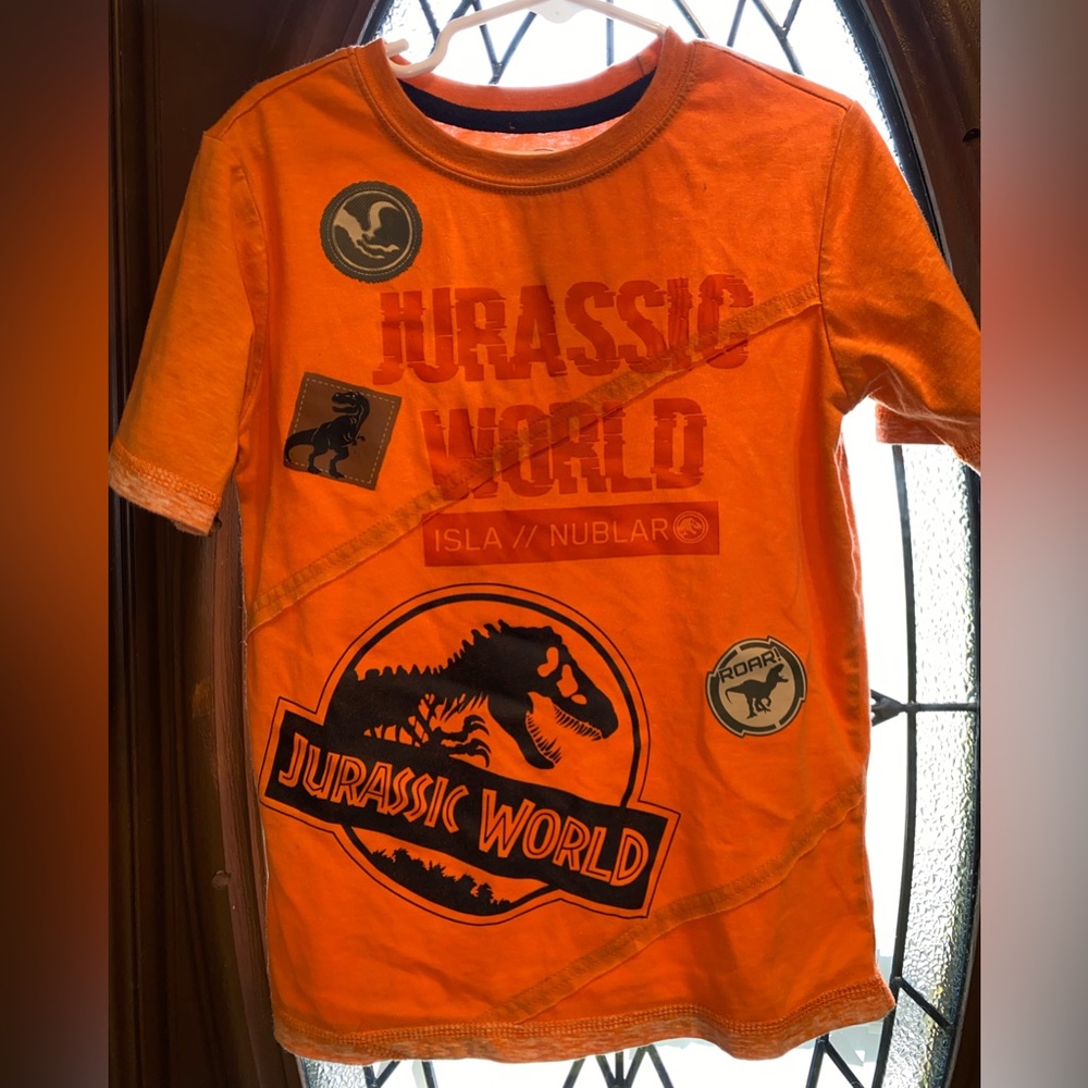 Jurassic World Graphic Tee - S 6/7
